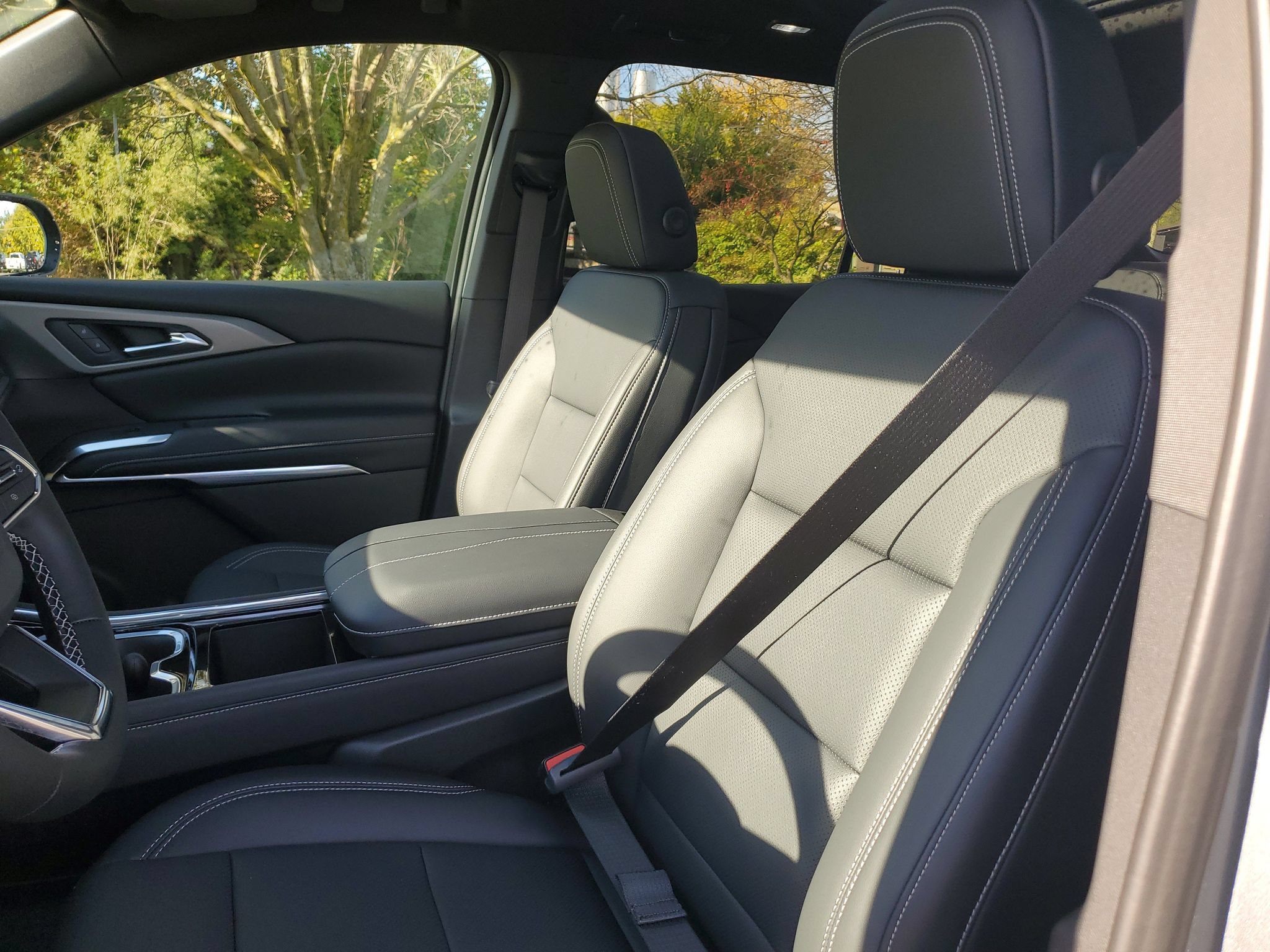 New 2027 Chevrolet Traverse LT AWD/4WD image 16