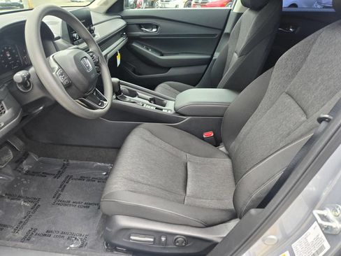 Certified 2025 Honda Accord SE image 11