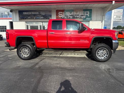 Used 2015 GMC Sierra 2500 SLE w/ SLE Preferred Package AWD/4WD image 2