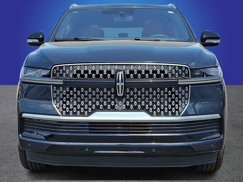 Certified 2025 Lincoln Navigator L Reserve AWD/4WD image 2