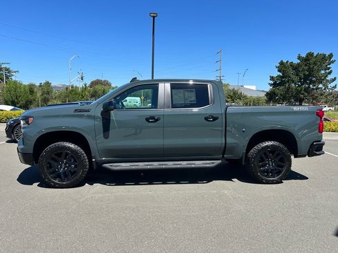 Used 2026 Chevrolet Silverado 1500 LT Trail Boss w/ Convenience Package II AWD/4WD image 2