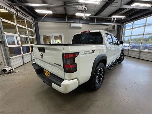 Used 2022 Nissan Frontier Pro-X RWD image 5
