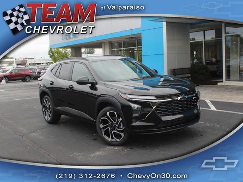 New 2026 Chevrolet Trax RS w/ Sunroof Package FWD image 1