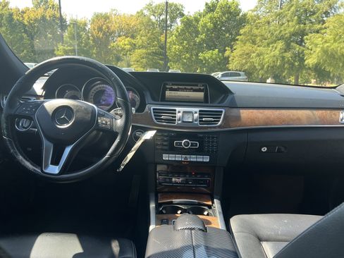 Used 2014 Mercedes-Benz E 350 4MATIC Sedan image 28