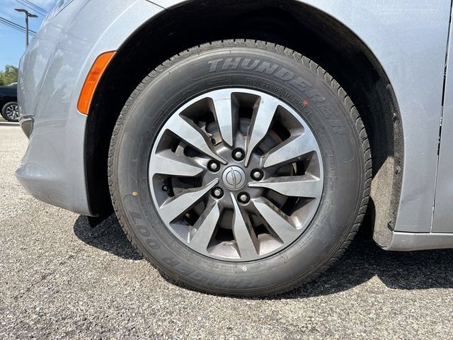 Used 2020 Chrysler Pacifica Touring-L Plus FWD image 10