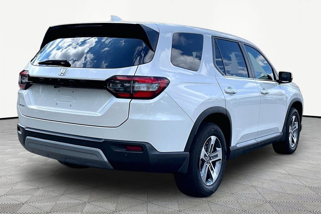 Used 2025 Honda Pilot EX-L image 6