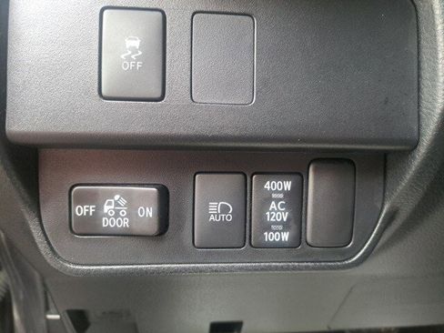 Used 2021 Toyota Tacoma TRD Off-Road image 12