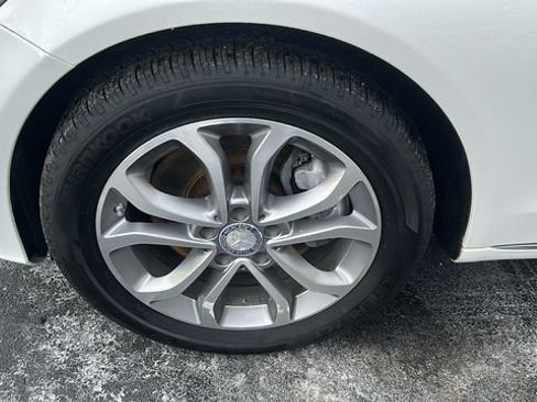 Used 2016 Mercedes-Benz C 300 4MATIC Sedan image 29