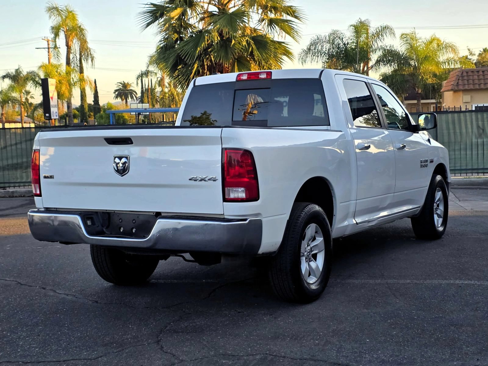 Used 2017 RAM 1500 Classic SLT AWD/4WD image 3
