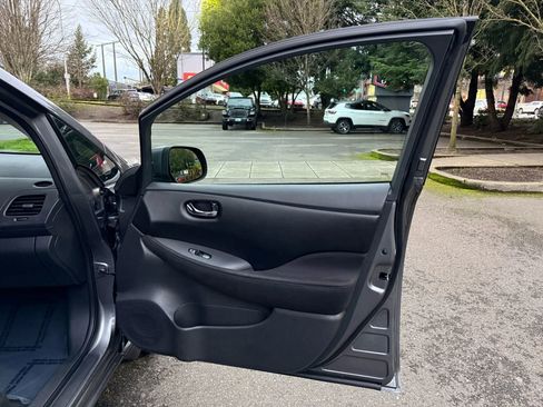 Used 2017 Nissan Leaf S w/ Charge Package image 30