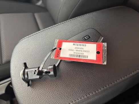 Certified 2024 Kia Soul S image 29