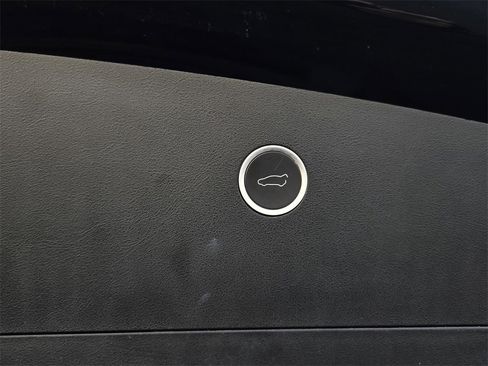 Used 2018 Tesla Model X P100D image 35