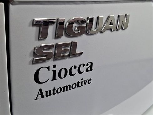 Used 2018 Volkswagen Tiguan SEL image 31