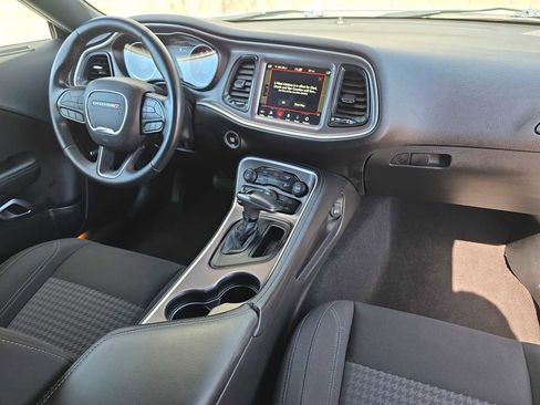 Used 2022 Dodge Challenger SXT image 13
