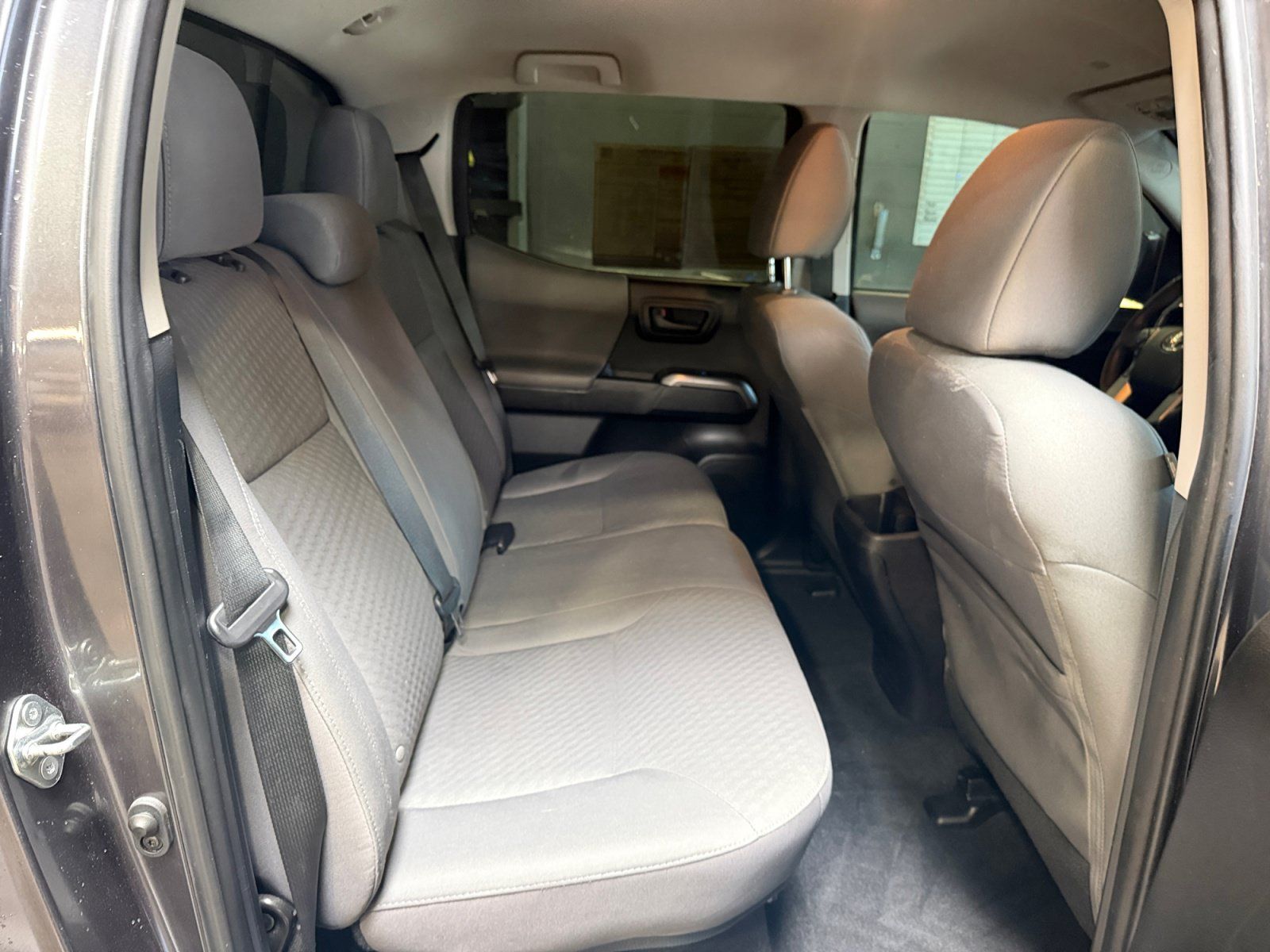 Used 2021 Toyota Tacoma SR5 RWD image 18