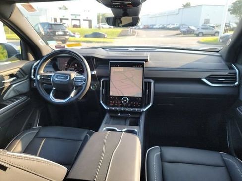 Used 2025 GMC Acadia Denali w/ Super Cruise Package AWD/4WD image 8