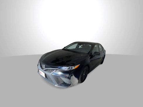 Used 2020 Toyota Camry SE FWD image 4