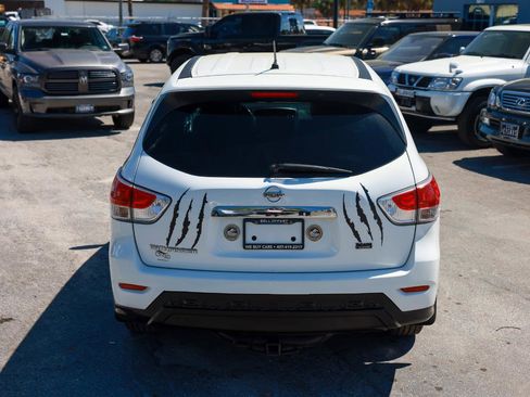 Used 2014 Nissan Pathfinder S image 9