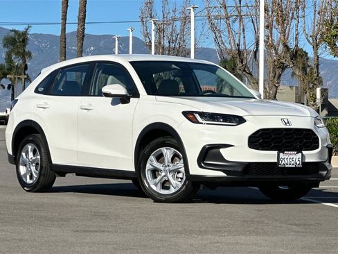 Certified 2025 Honda HR-V LX image 2