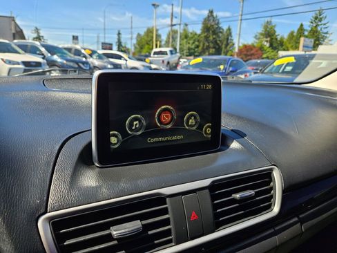 Used 2016 MAZDA MAZDA3 i Touring FWD image 22