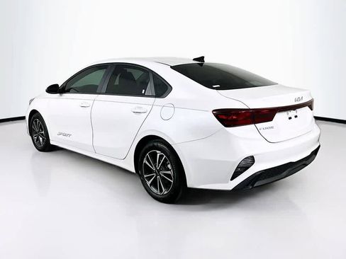 Used 2024 Kia Forte LXS w/ LXS Technology Package FWD image 4