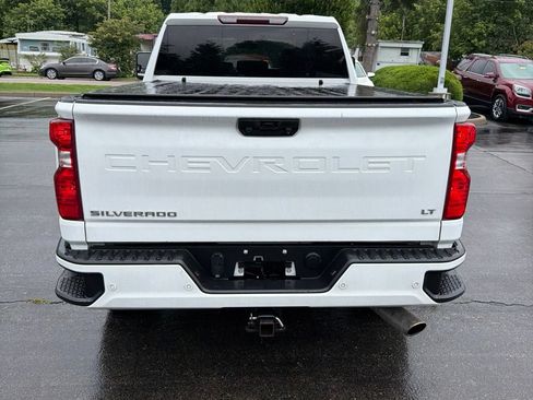 Used 2021 Chevrolet Silverado 2500 LT w/ Z71 Chrome Sport Edition AWD/4WD image 4