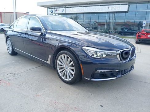 Used 2017 BMW 740i image 1