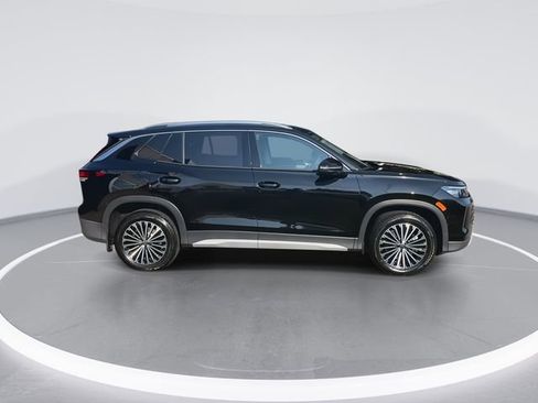 New 2025 Volkswagen Tiguan S image 9