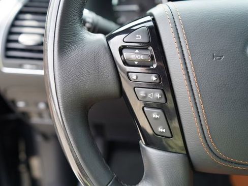 Used 2023 INFINITI QX80 Sensory w/ All-Season Package image 18