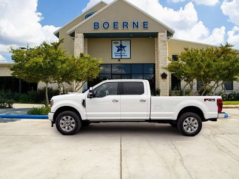 Used 2022 Ford F250 Platinum w/ FX4 Off-Road Package image 2