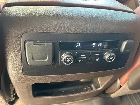 Used 2016 Chevrolet Suburban LTZ image 15