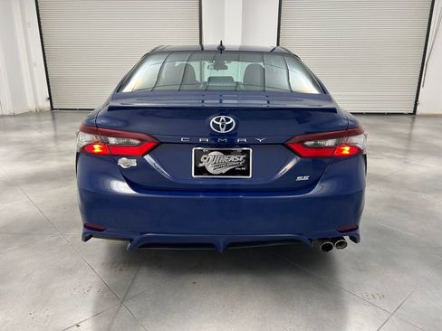 Used 2024 Toyota Camry SE image 6