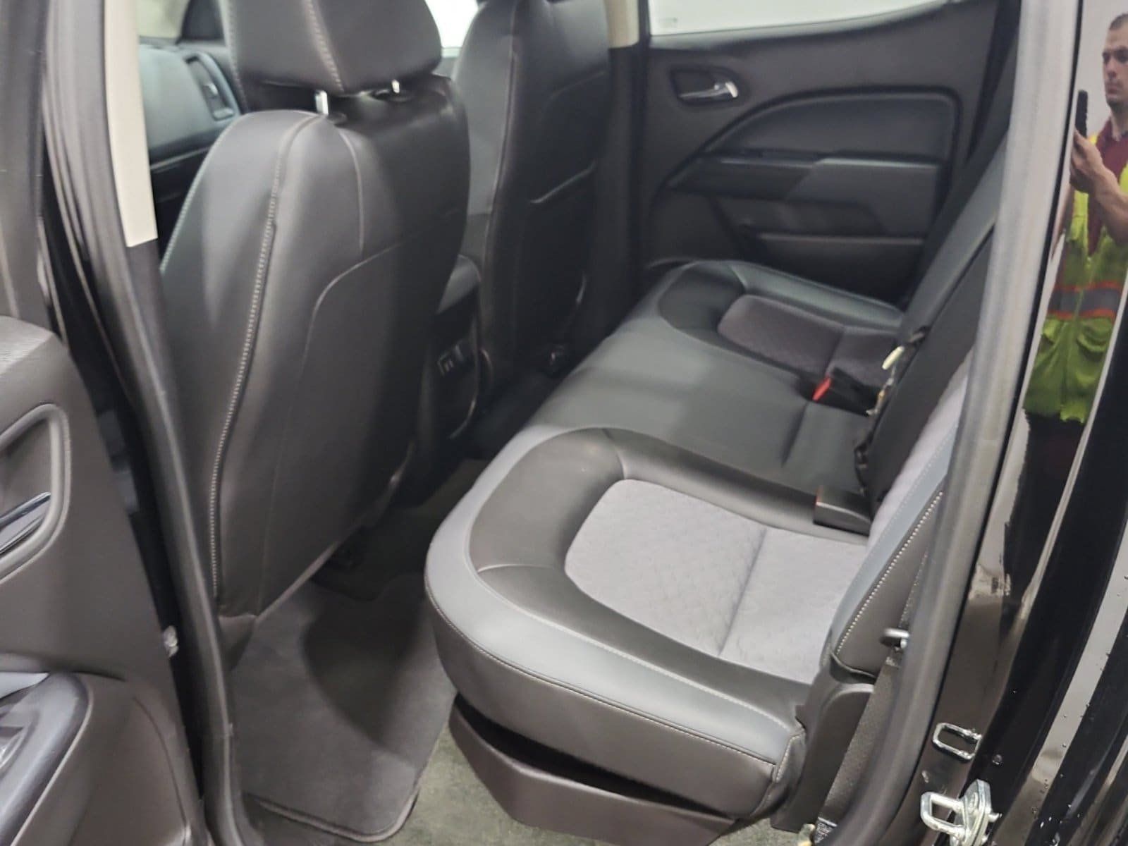 Used 2017 Chevrolet Colorado Z71 AWD/4WD image 13
