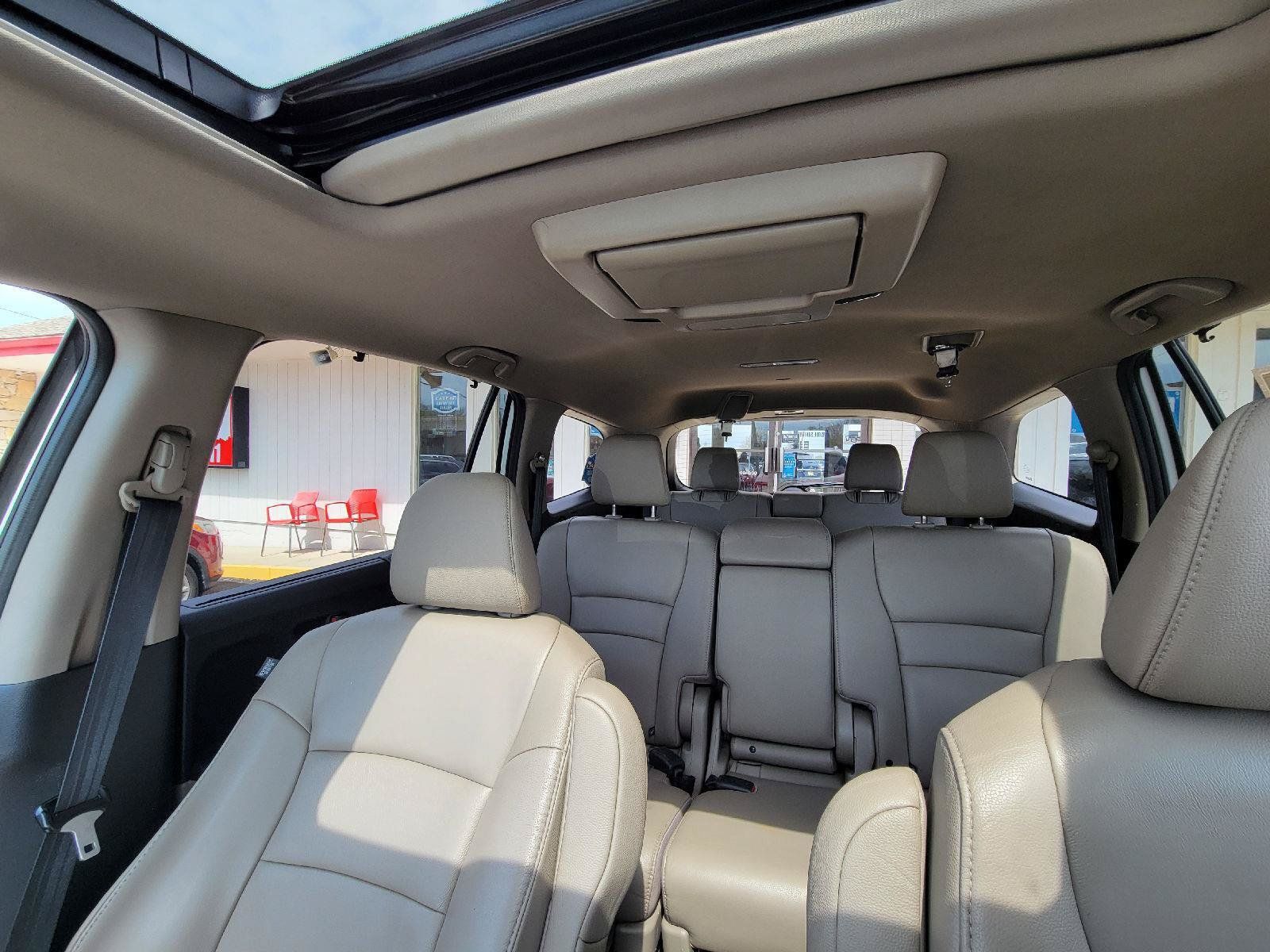 Used 2020 Honda Pilot Touring image 29