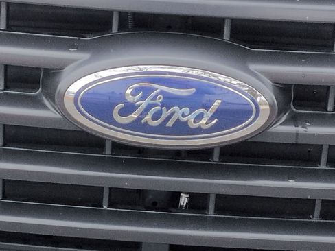 Used 2017 Ford F150 XLT w/ Equipment Group 302A Luxury image 12