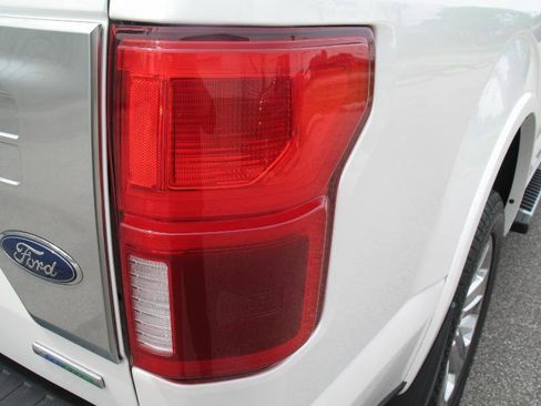 Used 2019 Ford F150 King Ranch w/ Equipment Group 601A Luxury AWD/4WD image 80
