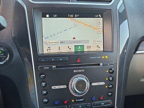 Used 2018 Ford Explorer Limited w/ Equipment Group 301A FWD image 14