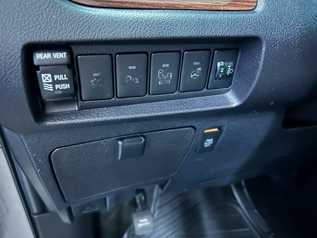 Used 2017 Toyota Sienna Limited Premium AWD/4WD image 14