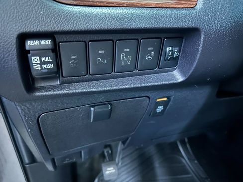 Used 2017 Toyota Sienna Limited Premium AWD/4WD image 14