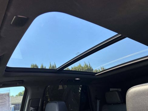 Used 2021 Chevrolet Tahoe LT w/ LT Signature Package image 16