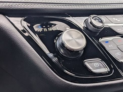New 2027 Chrysler Pacifica Select FWD image 26