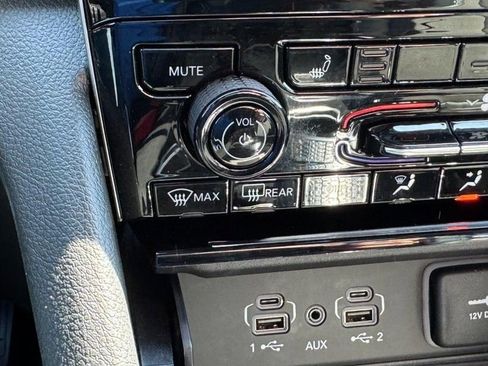 New 2025 Jeep Grand Cherokee L Altitude AWD/4WD image 18