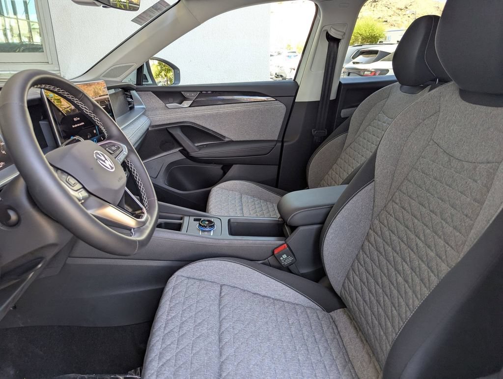 Certified 2025 Volkswagen Tiguan S FWD image 14