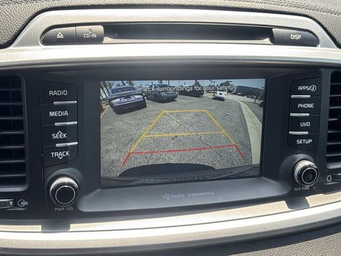 Used 2017 Kia Sorento FWD w/ LX Convenience Package image 12