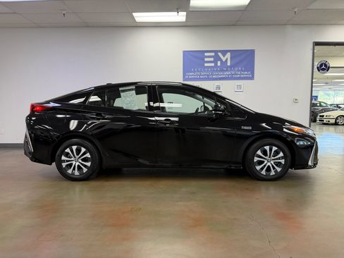 Used 2020 Toyota Prius Prime XLE FWD image 5