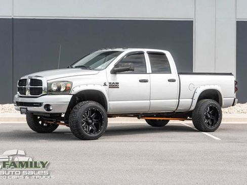 Used 2008 Dodge Ram 2500 Truck SLT w/ Trailer Tow Group AWD/4WD image 2