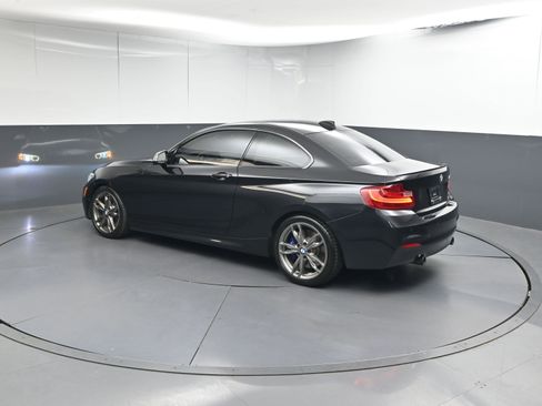 Used 2016 BMW M235i Coupe image 3