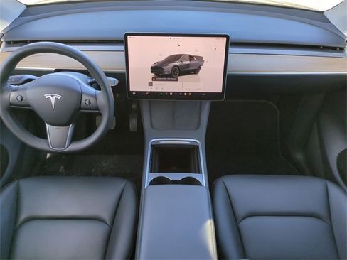 Used 2023 Tesla Model Y Long Range image 17