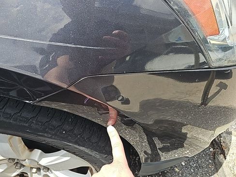 Used 2017 Chevrolet Traverse LT w/ Style and Technology Package image 6