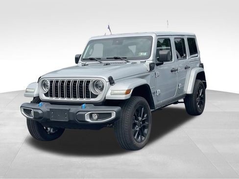 Used 2024 Jeep Wrangler Unlimited Sahara AWD/4WD image 2